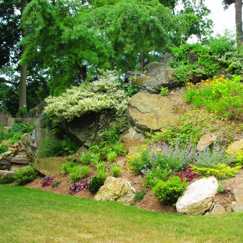 “Vasilka D. Bukov is the premier landscape artist in the Greenwich Connecticut
& the surrounding counties.
Equally comfortable working directly for clients as well as for Architects, Developers & Real Estate Professionals.
A wholly woman-owned business with a long list of satisfied clients, she is sure to meet your specifications”